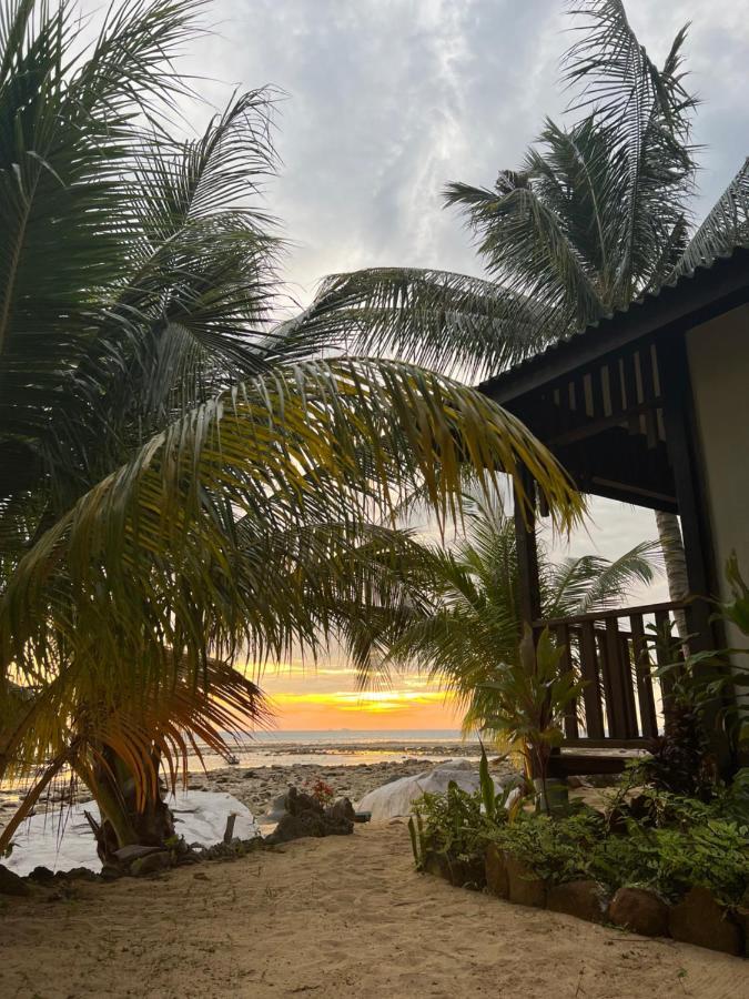 Beach House Kampung Genting ภายนอก รูปภาพ