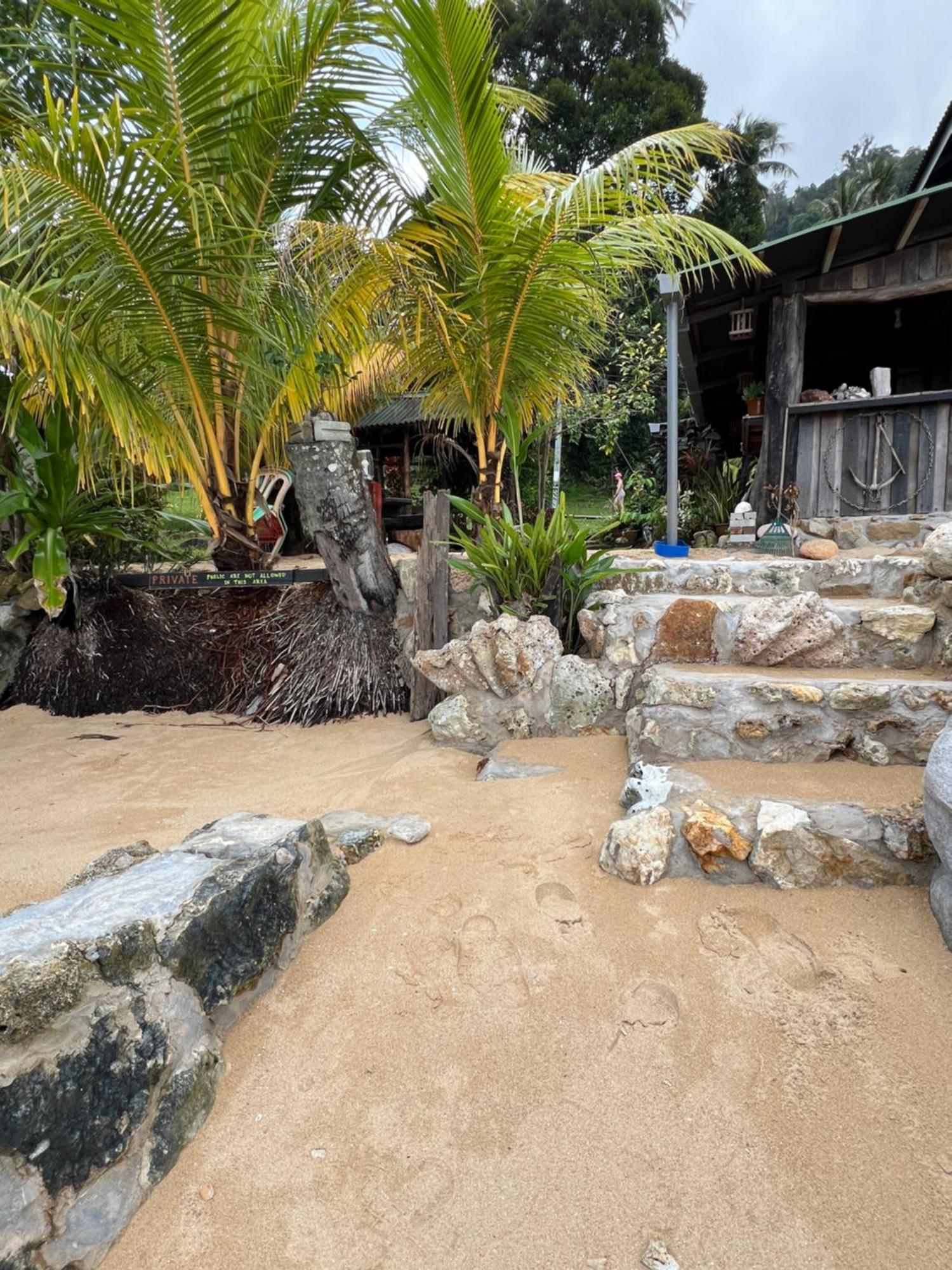 Beach House Kampung Genting ภายนอก รูปภาพ