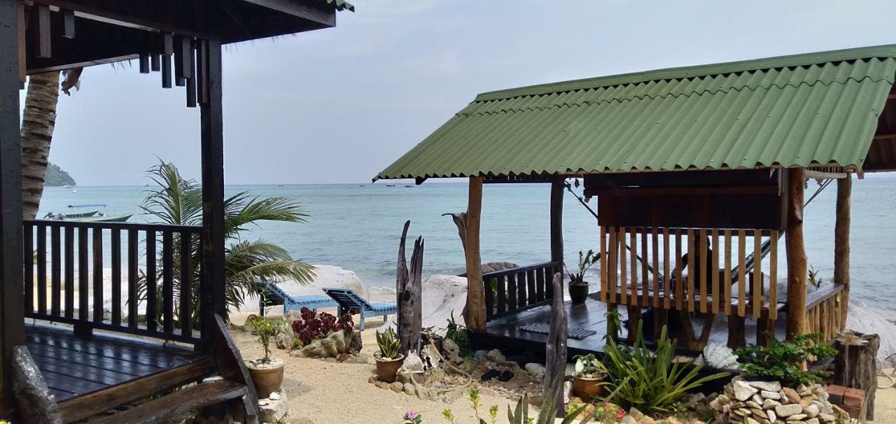 Beach House Kampung Genting ภายนอก รูปภาพ