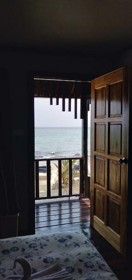 Beach House Kampung Genting ภายนอก รูปภาพ