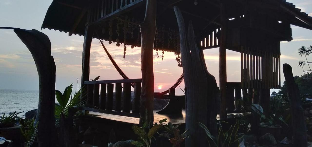Beach House Kampung Genting ภายนอก รูปภาพ